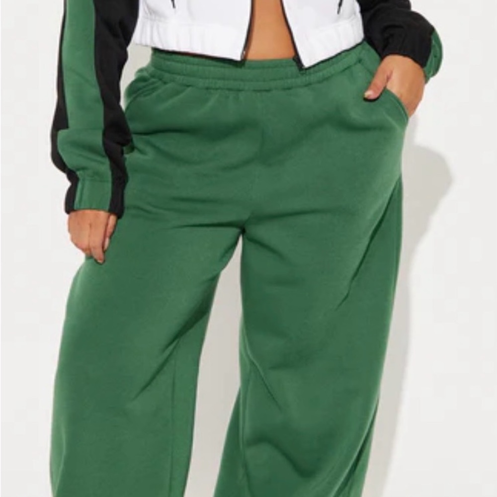 Fashion Nova Women's Fleece Pant Set - Picture 11 of 11